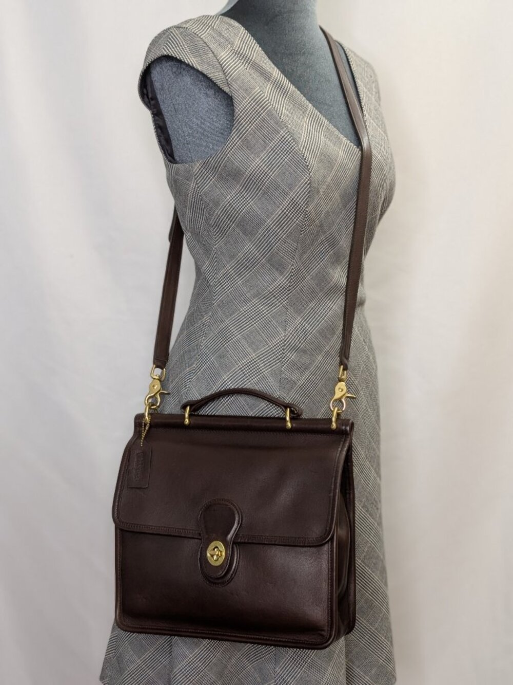 Vintage Coach Willis Crossbody Bag Mahogany Brown Leather Turnlock - Picture 2 of 14
